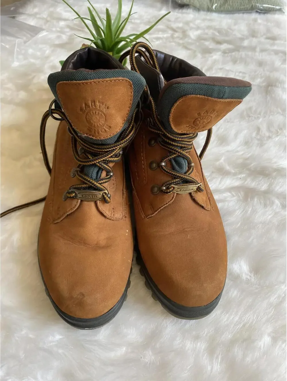 Earth Shoes Brown Leather Hiking Boots Size 7.5